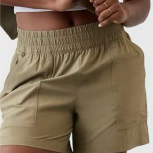 NWT Athleta Wayfind Short